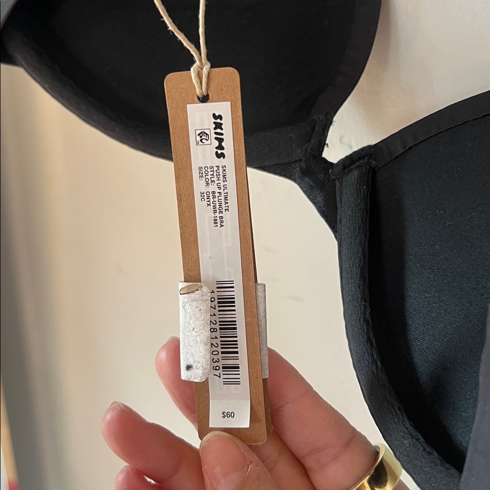 SKIMS NWT ultimate push up plunge bra - onyx - Picture 6 of 6